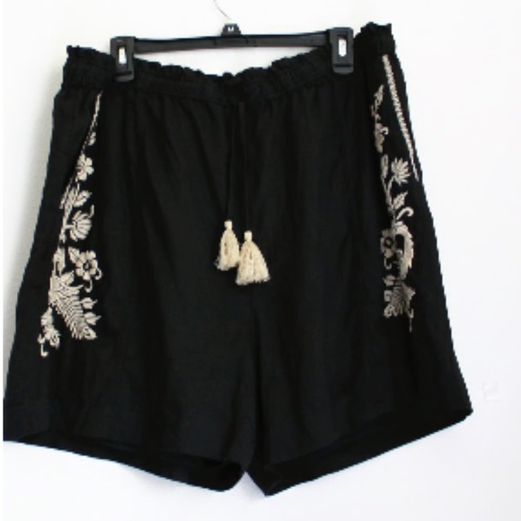 Johnny Was Pants - NWT Johnny Was “Trapunto” paper bag shorts in Black; size S